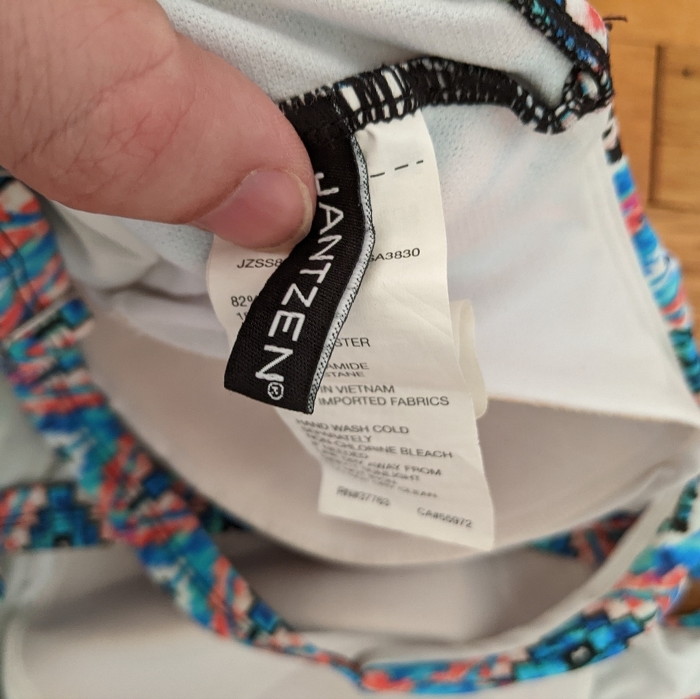 Jantzen Geometric Swimsuit - Picture 3 of 7